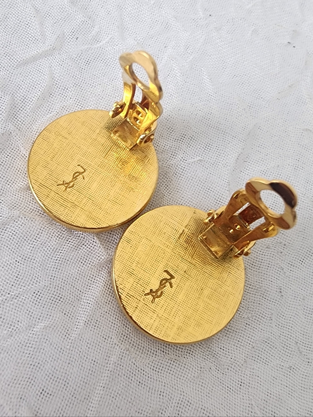 Auth Yves Saint Laurent Gold Circular Logo Clip-On Earrings - Picture 4 of 8